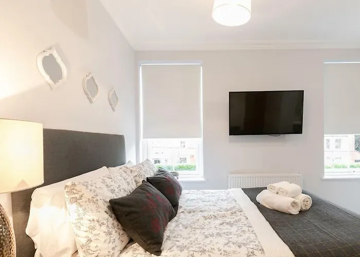 Berkshire Apartment 11Helena House Lux Studio Apartment